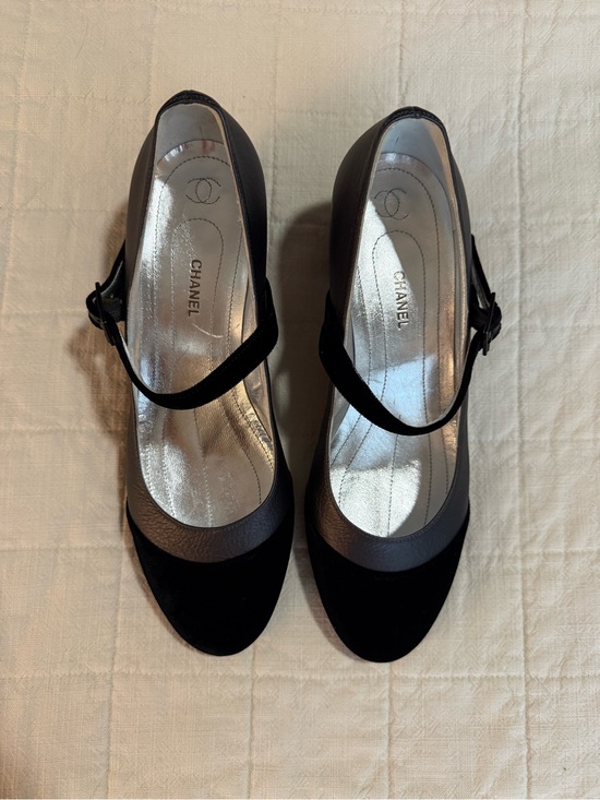 CHANEL Shoes - VINTAGE CHANEL Unused Black & Gray Mary Jane Low Block Heel Women's Size: IT 40